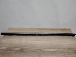 Запчасть молдинг стекла передний левый Mercedes-Benz E-class 1999