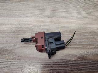 Фото запчасти датчик педали тормоза FORD Fiesta Mk5 2005 контрактная запчасть Запчасть датчик педали тормоза FORD Fiesta Mk5 2005