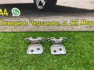 Петля двери передняя правая Renault Sandero Stepway 2 2021