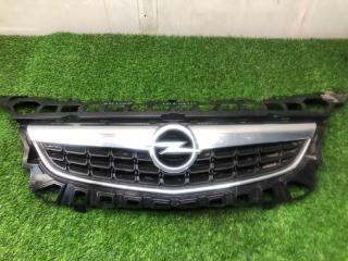 Решетка радиатора Opel astra j