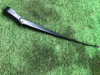 Дворник передний правый Lada Largus 2019