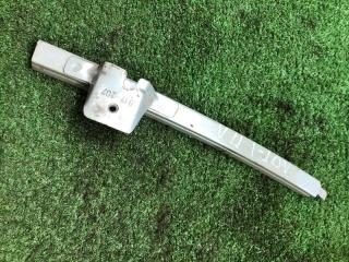 Запчасть направляющая стекла передняя левая Renault Logan 1