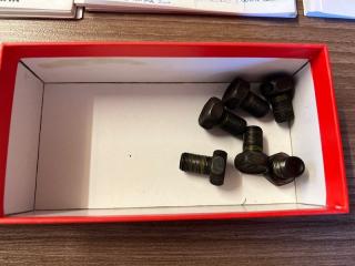 Запчасть болт маховика MAZDA