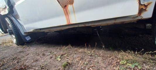 Запчасть порог кузова левый MAZDA BONGO 1993