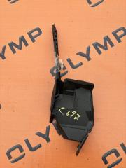 Запчасть уголок жабо левый HONDA FIT