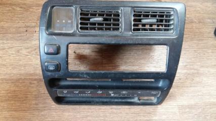 Консоль магнитофона TOYOTA SPRINTER