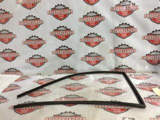 Уплотнитель стекла задний правый TOYOTA MARK II