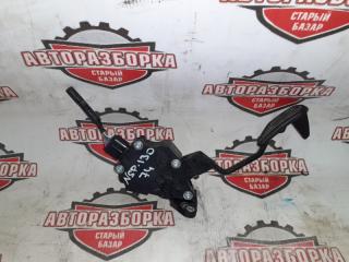 Педаль газа TOYOTA VITZ 2011