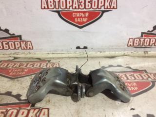 Петля двери передняя правая SUBARU FORESTER 2008