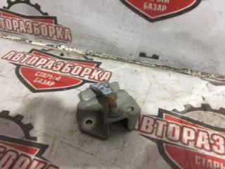 Петля замка багажника задняя TOYOTA LITE ACE NOAH 1997