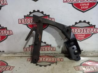 Фиксатор кабины ISUZU ELF 1999