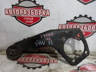 Крепление переднего редуктора переднее левое MITSUBISHI PAJERO 1992