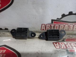 ОТБОЙНИК ДВЕРИ БАГАЖНИКА TOYOTA NOAH 2004