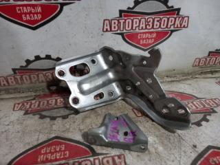 КРОНШТЕЙН ДВЕРИ задний правый TOYOTA NOAH 2004