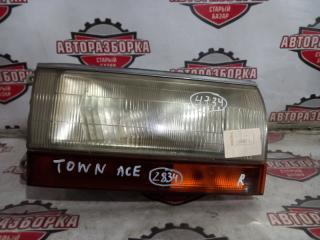 Фара правая TOYOTA TOWN ACE