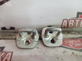 Петля замка двери NISSAN ATLAS 2008