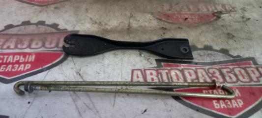 Фото запчасти крепление аккумулятора SUZUKI KEI 2004 контрактная запчасть Запчасть крепление аккумулятора SUZUKI KEI 2004