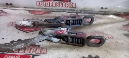 Крепление кузова HINO DUTRO 2002