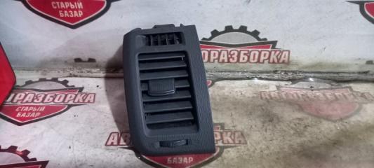 Решетка вентиляционная левая TOYOTA VOXY 2009