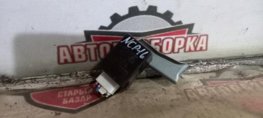 Запчасть блок управления дверьми TOYOTA PLATZ 2001