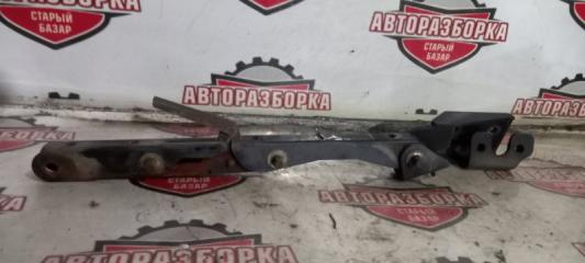 Фиксатор кабины ISUZU ELF 1999