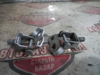 Петля двери багажника TOYOTA VITZ 2007