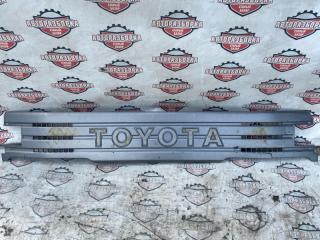 РЕШЕТКА РАДИАТОРА передняя TOYOTA DYNA 1993