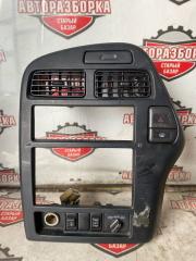 Консоль магнитофона NISSAN TERRANO 1997