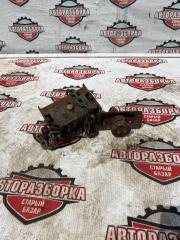 Крепление запасного колеса NISSAN ATLAS 1996