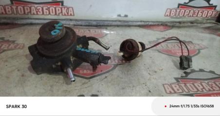 Насос топливный ручной подкачки MAZDA BONGO BRAWNY 1987