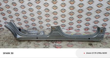 Порог кузова правый TOYOTA WISH 2009