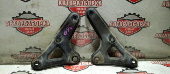 Запчасть крепление балки TOYOTA PREMIO 2002