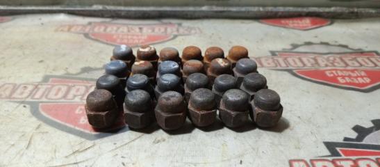 Гайка на колесо NISSAN TERRANO 1995