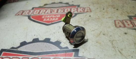 Личинка замка двери передняя левая TOYOTA LITE ACE 1994