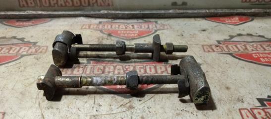 Болт торсиона MAZDA BONGO 1995