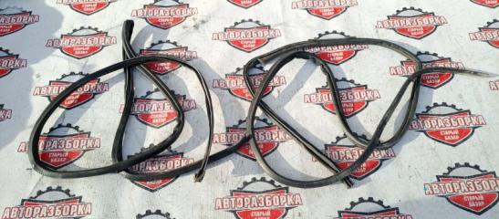 Уплотнитель двери MITSUBISHI CANTER 1999 контрактная Уплотнитель двери MITSUBISHI CANTER 1999