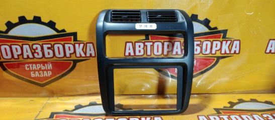 Рамка магнитофона TOYOTA TOWN ACE NOAH 1997