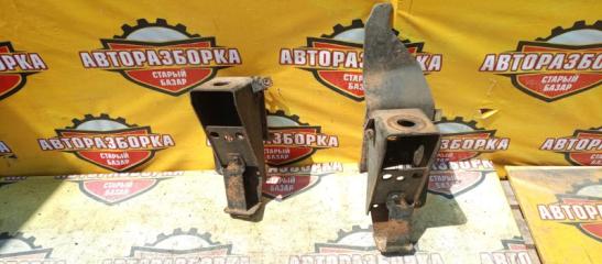 Крепление кабины NISSAN ATLAS 1996