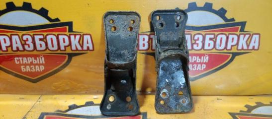 Крепление стабилизатора MITSUBISHI DELICA 1993