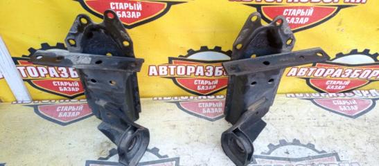 Крепление рычага ISUZU ELF 1995