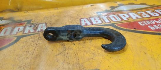 Крюк буксировочный передний ISUZU ELF 1995