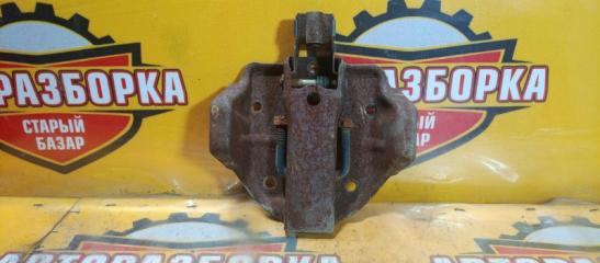 Крепление запасного колеса SUZUKI JIMNY 1992