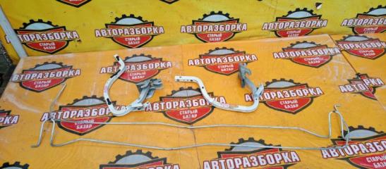 Крепление крышки багажника TOYOTA MARK II 2004