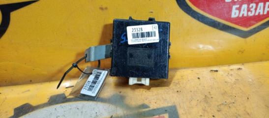 Блок управления дверьми TOYOTA CROWN MAJESTA 1995