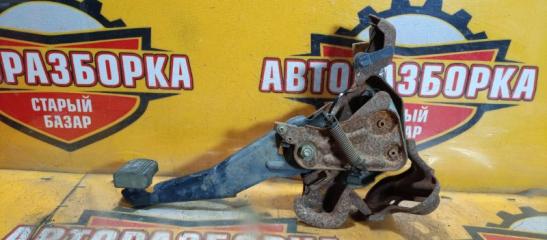 Педаль ручного тормоза TOYOTA HARRIER 1999