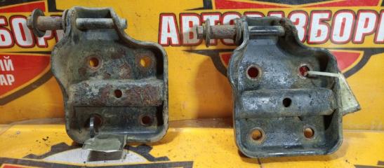 Чашка рессоры задняя TOYOTA HIACE 2001