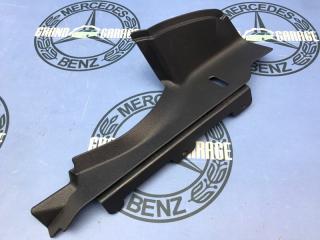 Накладка багажника правая Mercedes-Benz