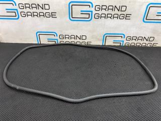 Уплотнитель двери задний Volkswagen Touareg