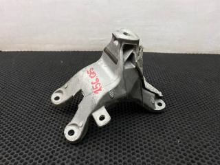 Кронштейн двигателя правый Audi Q5 2010