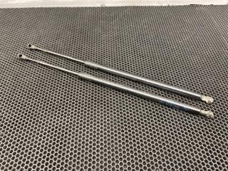 Амортизаторы багажника BMW X5 2005